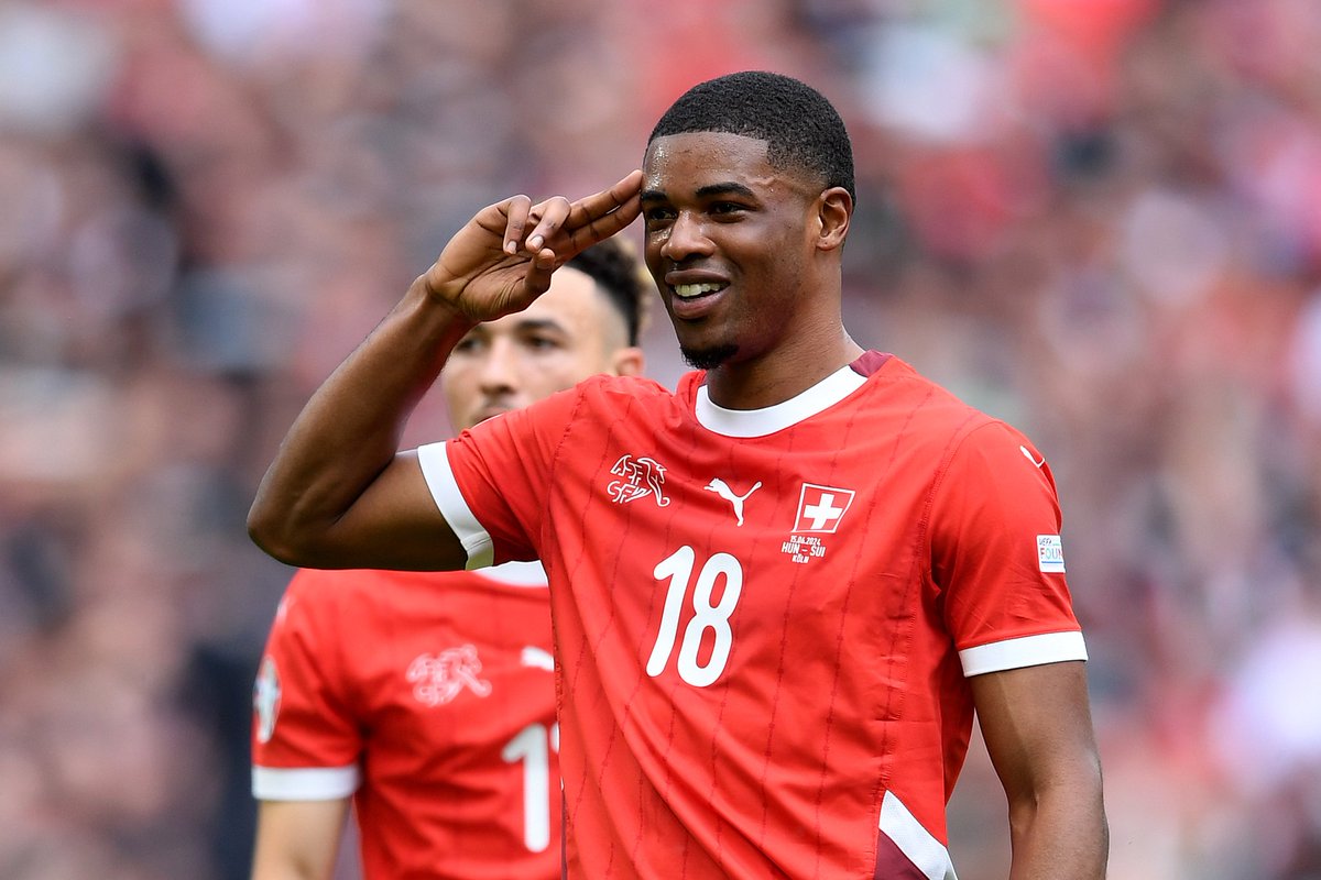 Aadozo's tweet photo. HT: Switzerland 2-0 Hungary 

#SUIHUN | #EURO2024 https://t.co/LfUKvbl7Vn