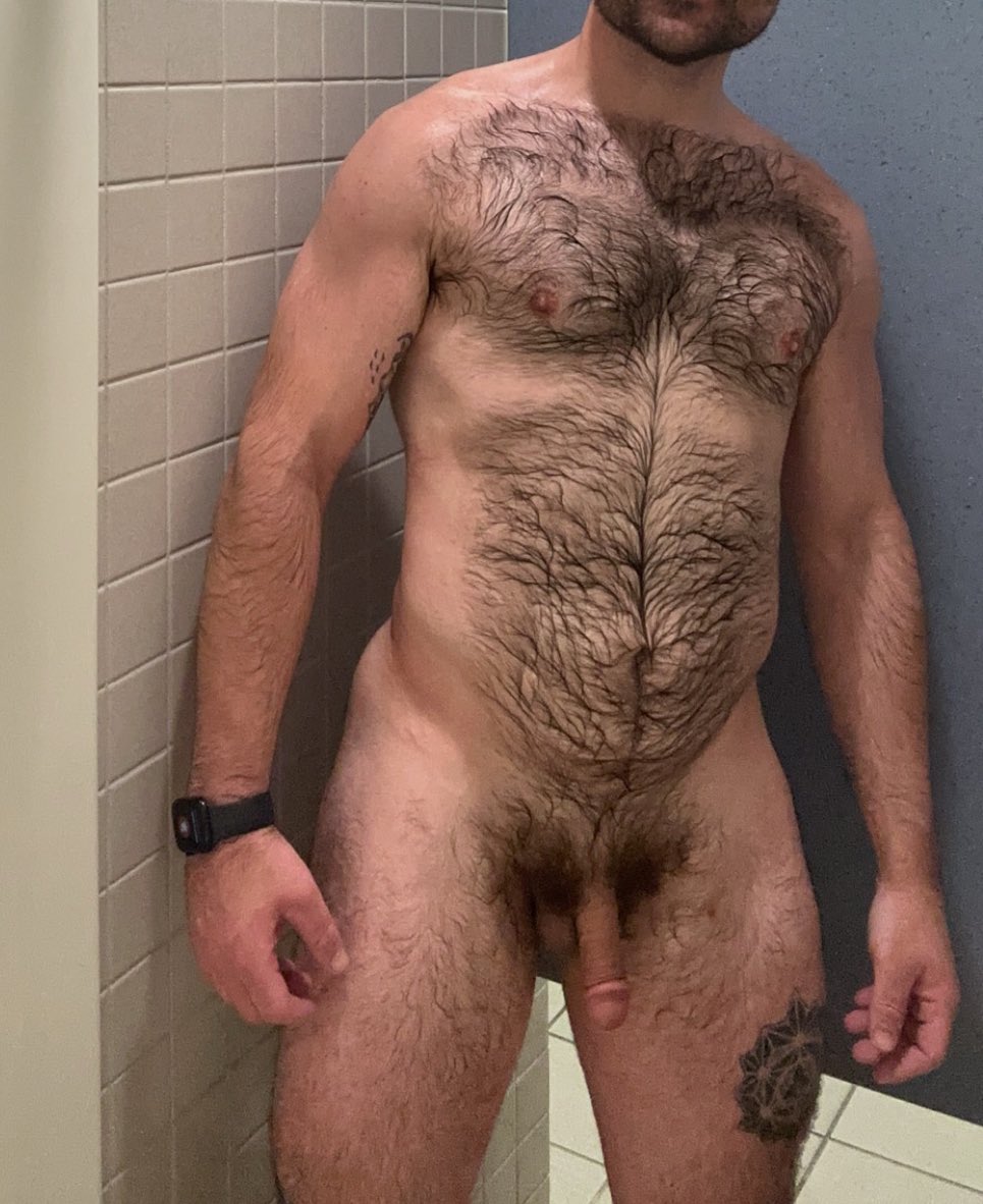 Follow the happy trail down to my sweaty cock.🦦
