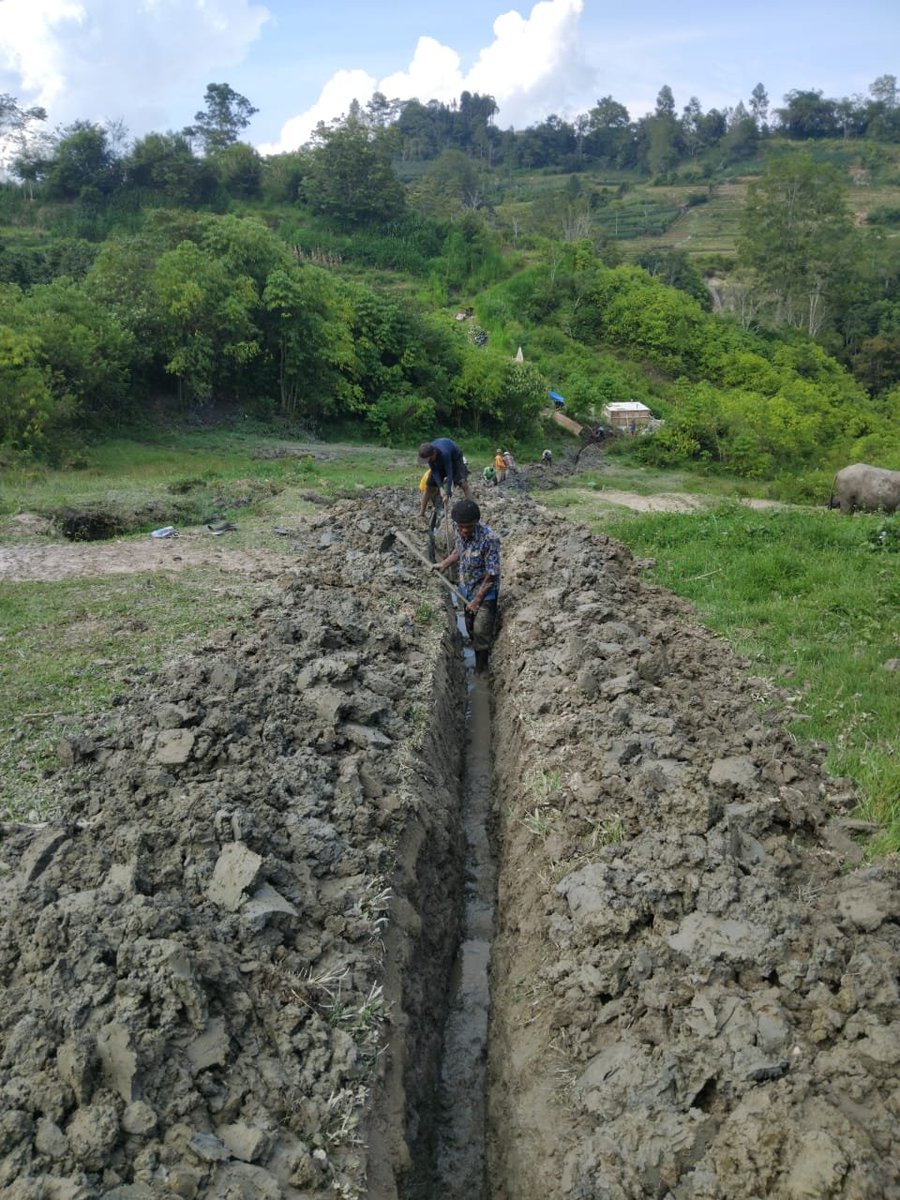 way_mitra's tweet photo. Semangat masyarakat dusun Siturituri Desa Hutarihit Kec Nainggolan dalam menyukseskam "safe water program" kerjasama @PDJF_dk &amp;@water_mission #waterbuildshope https://t.co/rQOzpENSJ8