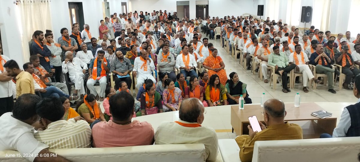 arvind_ladani's tweet photo. શ્રમ, રોજગાર અને રમતગમતના માનનીય કેન્દ્રીય મંત્રી તથા પોરબંદર લોકસભાના સાંસદશ્રી મનસુખભાઈ માંડવીયા સાહેબ નો #કેશોદ_વિધાનસભા નો સત્કાર સમારંભ યોજાયો જેમાં સાહેબશ્રીને અભિનંદન સહ શુભકામનાઓ પાઠવી.
@mansukhmandviya https://t.co/emC42t6HzE
