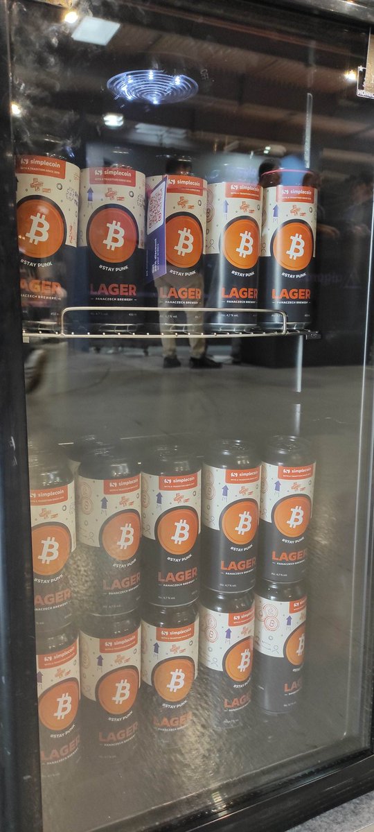 Testujeme Bitcoinové pivo na BTC Prague
#Staypunk
#Simplecoin