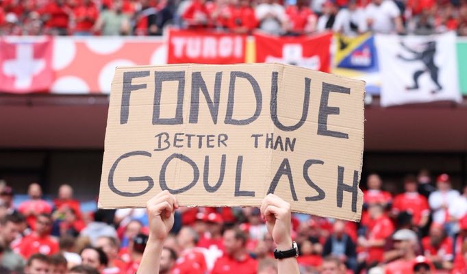 GQHsXW5WQAACyyv?format=jpg&name=900x900