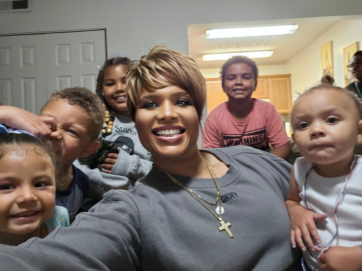 nonsmonsters's tweet photo. Now, this is what it's all about. Monsters are such a blessing. God is good! I love my family.  #geminiseason #tiesthatbind #birthdaycelebration #FamilyMemories #definitelyblessed #attitudeofgratitude https://t.co/reDqj0aHix