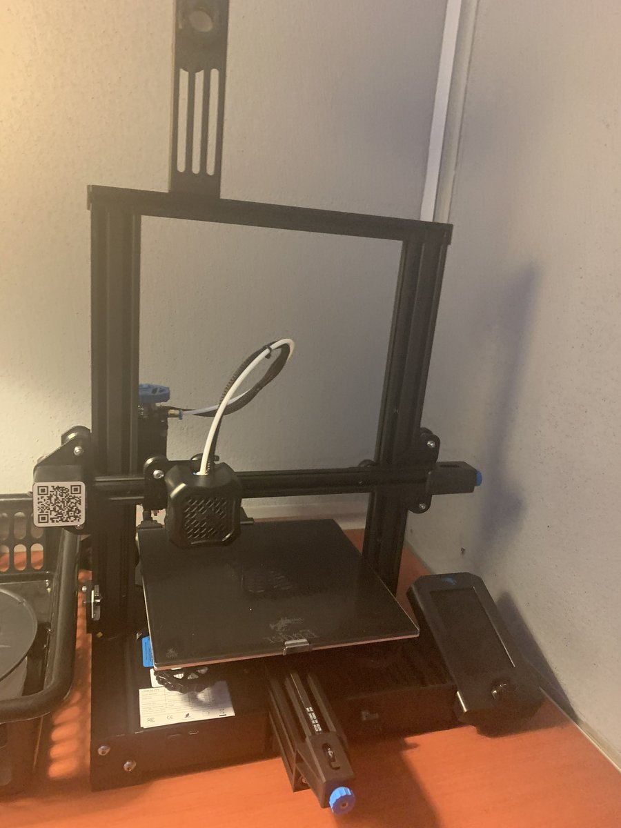 CParadise_HWDSB's tweet image. Exciting news! Our technology order is on its way. 💻 Stay tuned for enhanced STEM learning opportunities and the opportunity to further develop responsible digital citizens. 🌐📱 #STEM #21stCenturyLearning #Writing #Creating #Inventing #3DPrinter