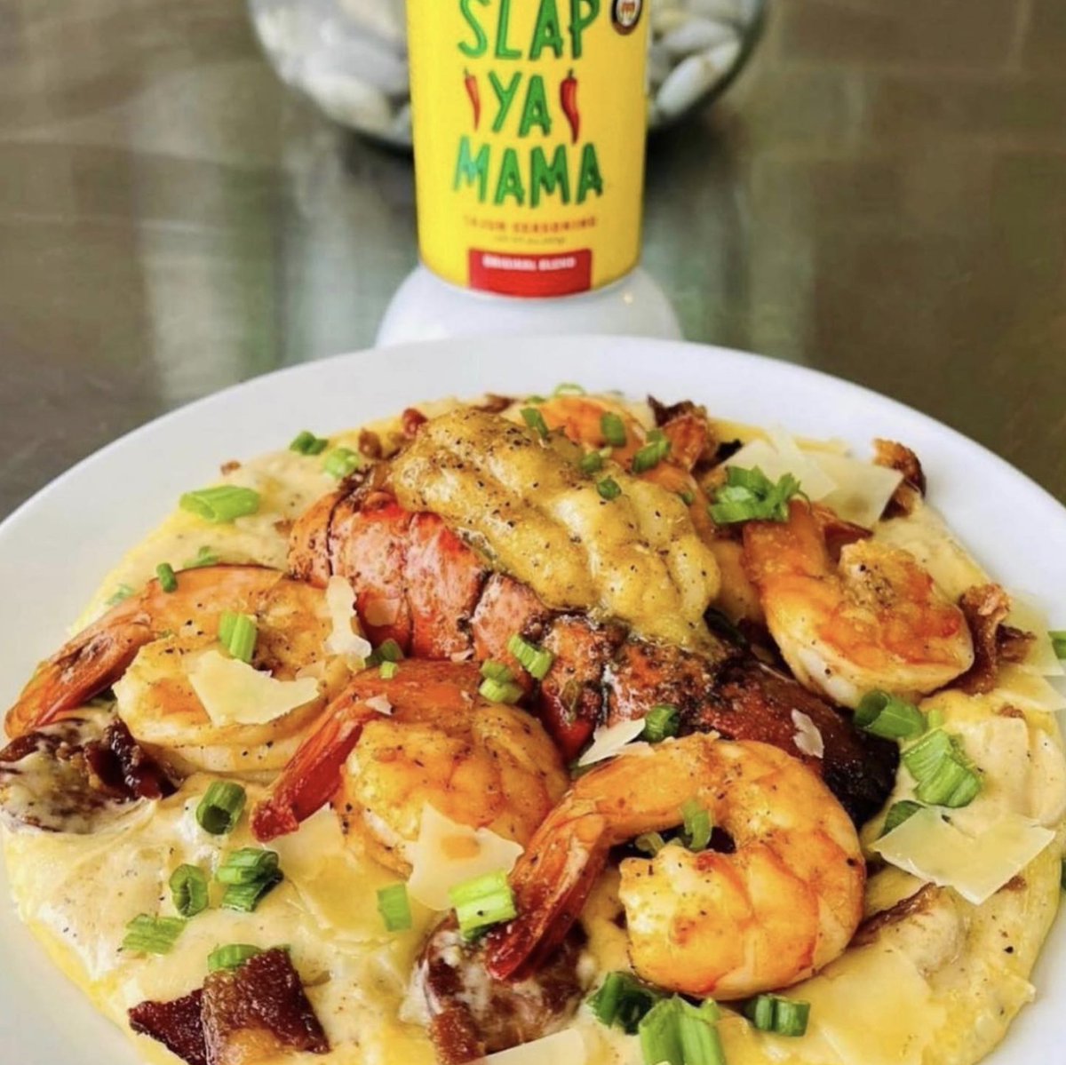 SlapYaMama's tweet photo. Enjoying Brunch, Southern Style: Lobster, Shrimp &amp; Grits Magic! 🦞🔥🦐 #WeekendBrunchGoals #SlapYaMamaFlavor #nationallobsterday

📸: @moore2grill

🔥 Enjoy a 20% discount on your online purchase with the code “DADSDAY!” https://t.co/ypQbXbluaP