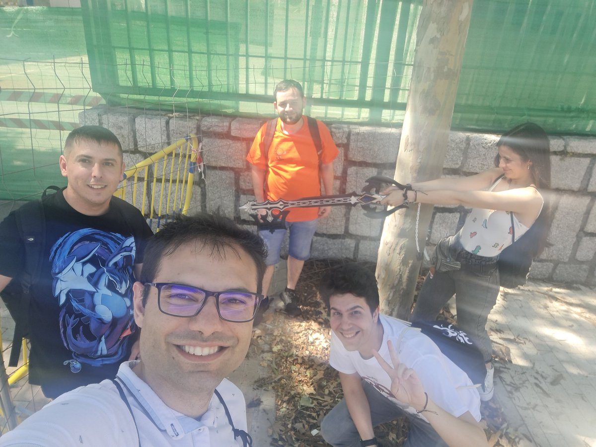 CosmeNieto1's tweet photo. #LaValla #PipPip #Ambulancias #Timidez #CosMaps #0808Almohadilla #Escalera #EasterEgg #FaltaMucho #MadridOtaku https://t.co/gIN8pZKkwE