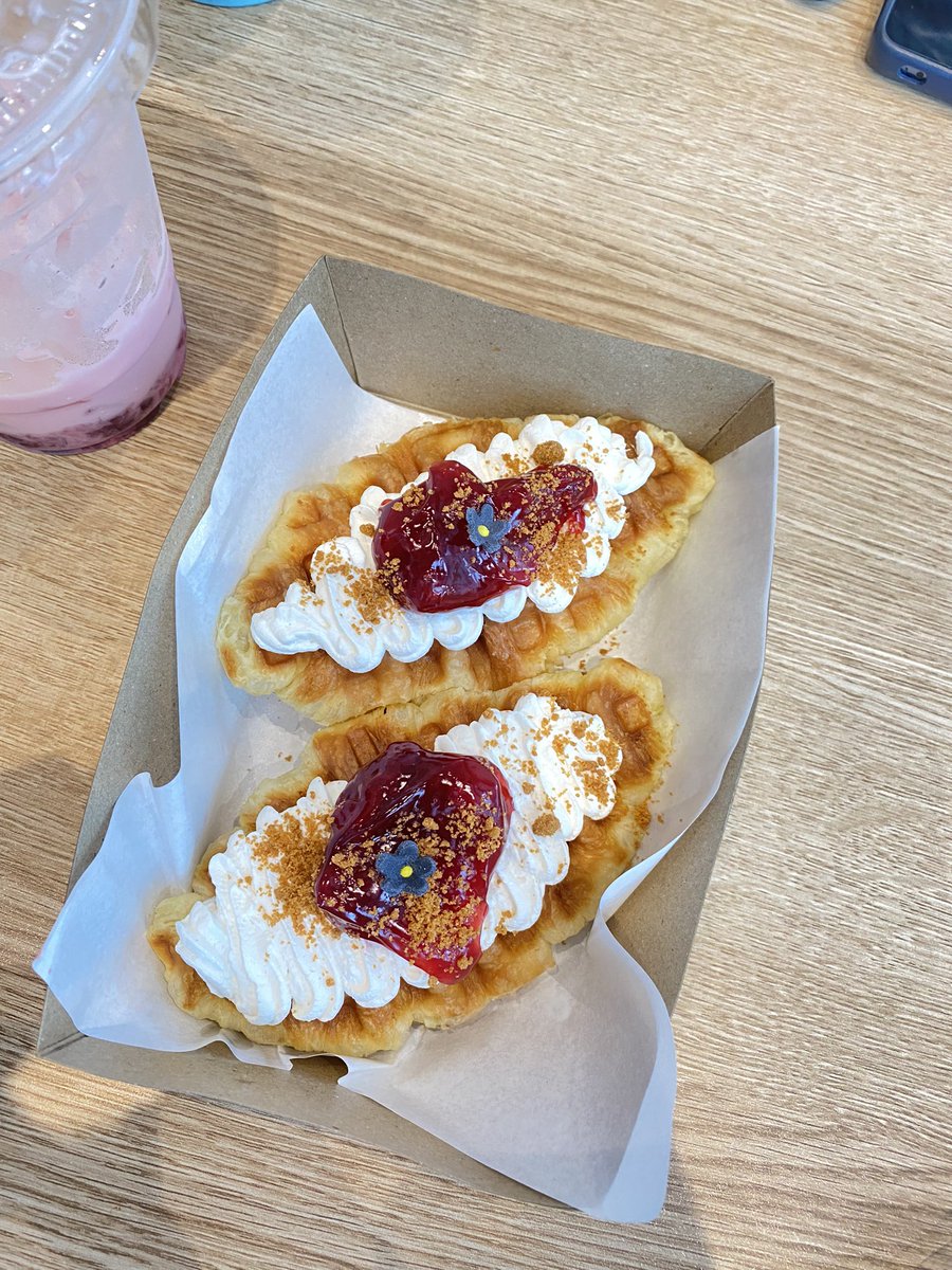 kyeomienana's tweet photo. Here at @WonderGlace for #SpellOnMe 🫶🏻🩵 https://t.co/upTAMM6mya
