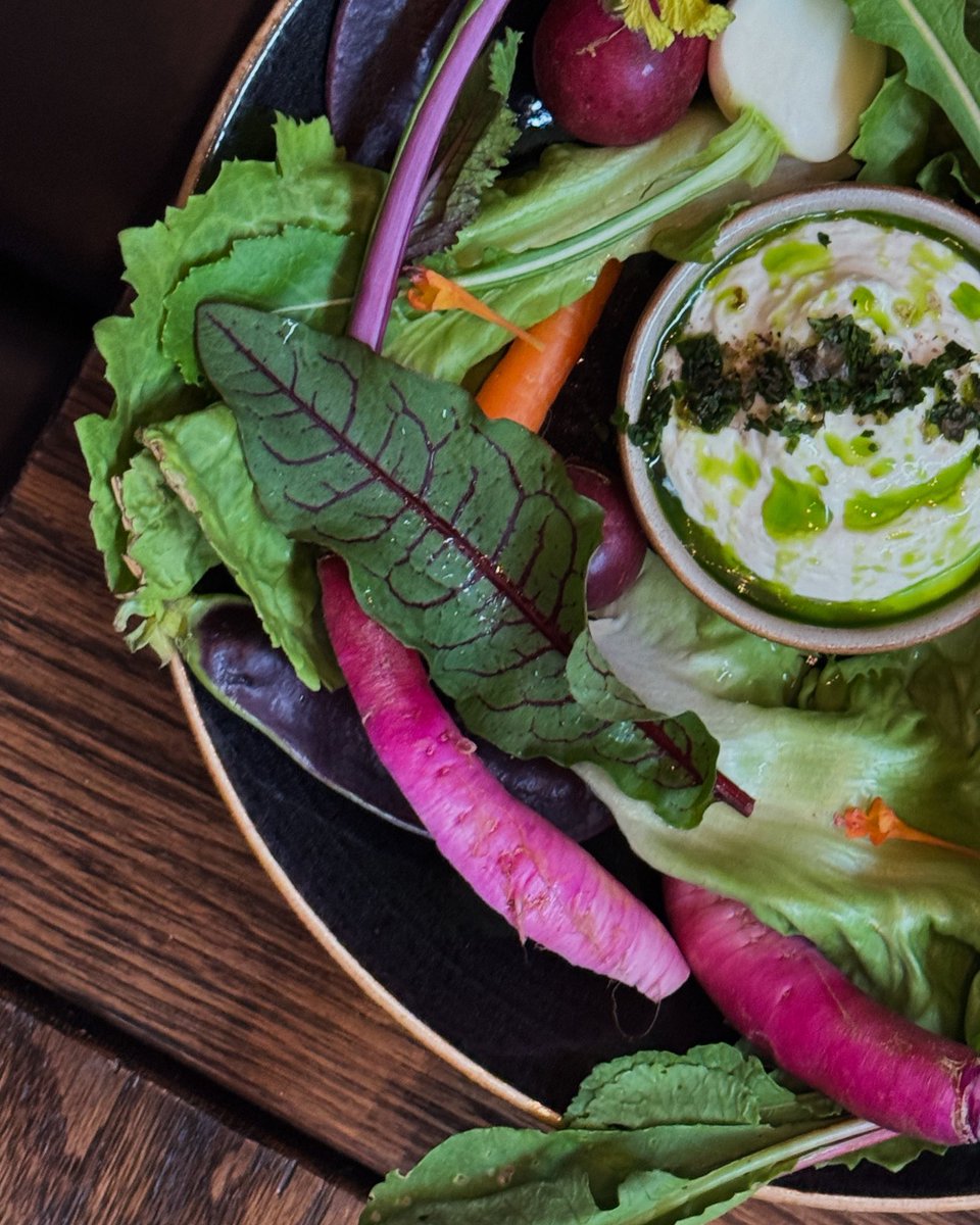 Crisp. Fresh. Veggies + savory fermented corn dip = plate full of summer’s start ☀️🥕🌱😋

#summer 
#blackbellyco
#seasonal 
#fresh 
#delish
#handsalad