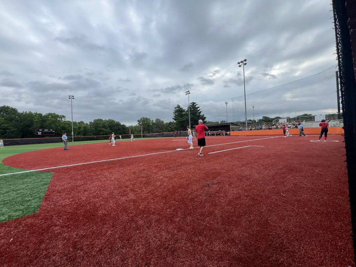 Current situation! 👀

Watching the 12U Division Louisville Lady Sluggers (MO) and Nebraska Gold, National Raabe (NE). 

Two great organizations competing is fun to watch!! 

<a href="/BakerWildcatSB/">Baker University Softball</a> is happy to assist <a href="/TopGunEvents/">Top Gun Events</a> with this amazing tournament! 🤝