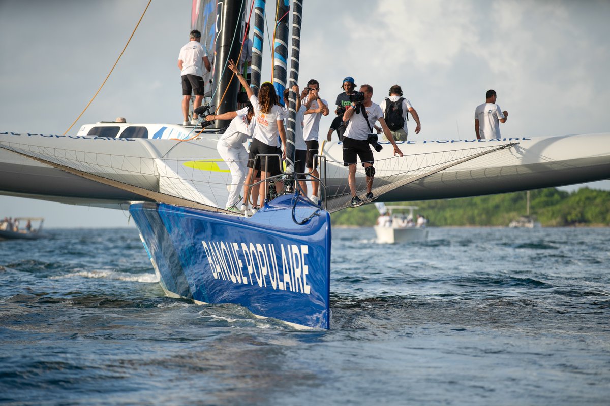 La Flamme est arrivée à bon port !

Bravo à Armel le Cléac'h, Sébastien Josse, Marie-José Pérec, <a href="/MarineLorphelin/">Lorphelin Marine</a>, Alexis Michalik, et Hugo Roellinger pour avoir traversé l'Atlantique à bord du maxi <a href="/VoileBanquePop/">Voile Banque Populaire</a> ⛵️
Merci d'avoir apporté la Flamme en Guadeloupe pour une super