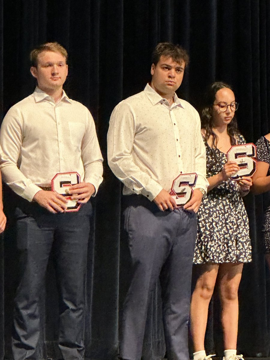 EliseSaraS's tweet photo. Another proud day.  Nathan was honored for his leadership. Had a tough year and the way he showed up for his team meant more to us than anything. We appreciate his coaches recognizing that for him. @cperrino71 @Coach_Perrino @CoachCBison @nathan_siegel https://t.co/rVSBSxBY17