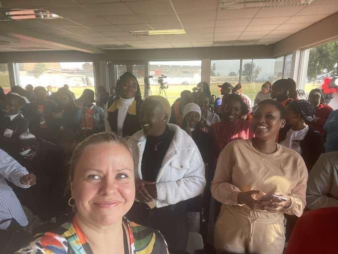 UNODC_ROSAF's tweet photo. @UNODC_ROSAF’s @MariaAdomeit addressed #AWACN_GIRLS at an @awacn_africa event, reminding them that courage is more powerful than corruption. Courage to refuse to stay silent and accept injustice

To stop sexual corruption we must talk about it. We must recognise it to address it. https://t.co/jMVLTxzzyS