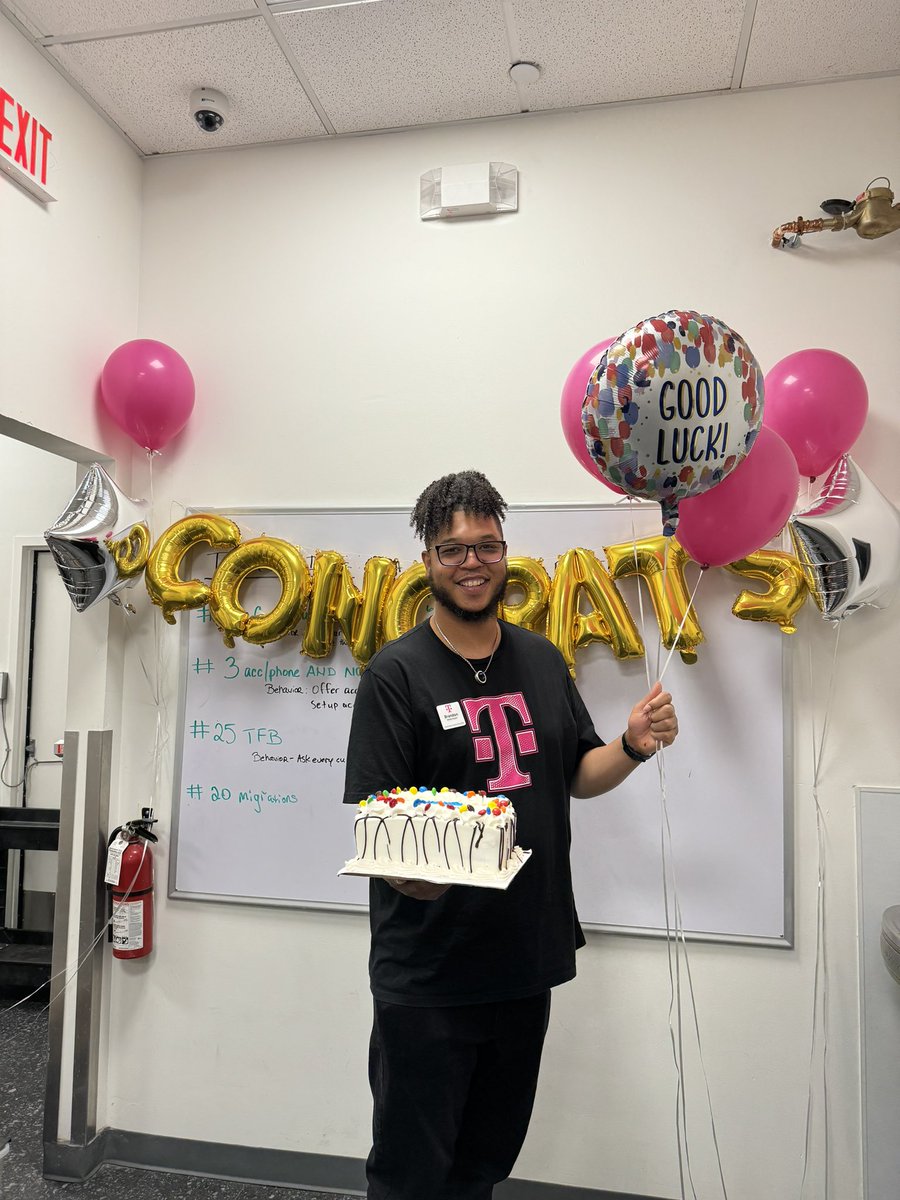 yourstrulyjacks's tweet photo. Congratulations Brandon on your recent promotion to RAM!!! You will be missed, can’t wait to see what your future holds!!! 🔥 #BESTExperience @tglover187 @SellPhones4 @jeafig @LTNich23 @gabiialv8 https://t.co/rvKmuJUi1I