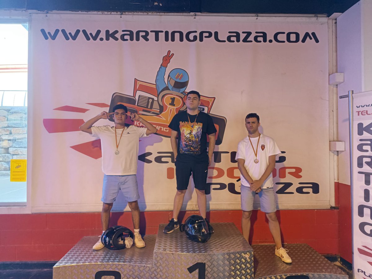 lilon007_'s tweet image. Volvemos a demostrar quién es el que manda, sí señores el finlandés volador lo volvió a hacer. Fin de semana casi perfecto:
Libres: P1
Qualy: P1
Carrera: P1
Carrera perfecta doblando a todos, solo me quedó la vuelta rápida para completar el Grand Chelem y cerrar el día perfecto.