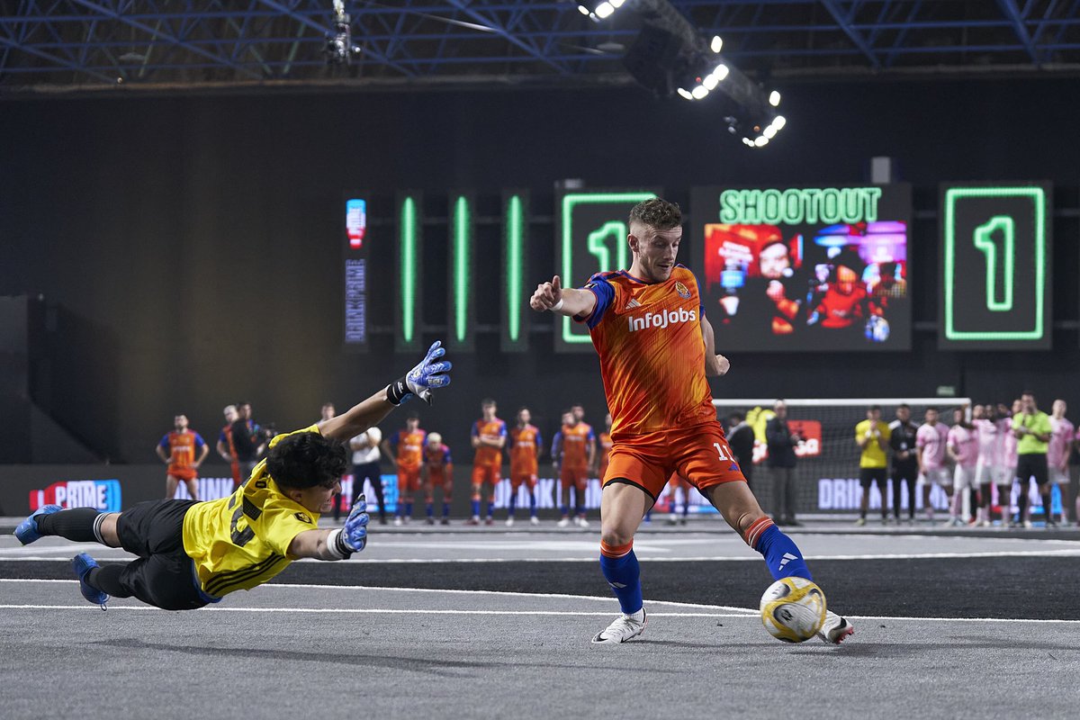 Después de meses pensándolo he decidido poner punto y final a mi paso por la <a href="/KingsLeague/">Kings League Spain</a>.
Agradecer a Ibai y al staff por brindarme la oportunidad de poder disfrutar esta experiencia y a mis compañeros por hacerme disfrutar de esto como un niño pequeño.
Siempre <a href="/PorcinosFC/">Porcinos FC</a> 🐷!!