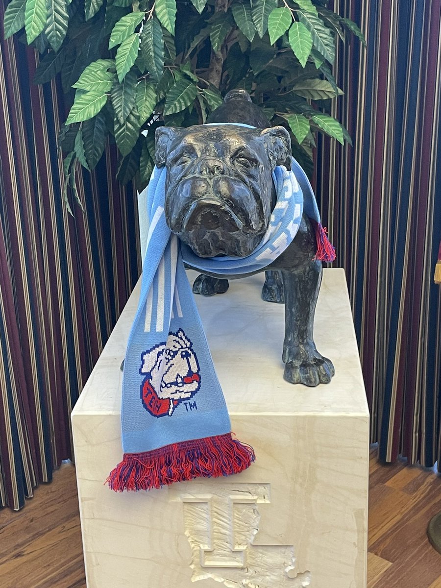 coach__stevo's tweet image. Attention @LATechSOC 🔵⚽️🔴 fans! Our new scarfs are here and will be available soon. Don’t miss out and be ready to support our program like @DrJBHenderson and @rivey35 #TopDogs #EverLoyalBe #LookingGood