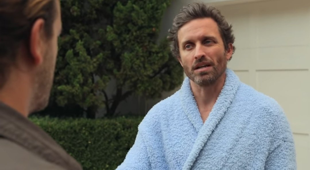 rsjrfanworld's tweet image. He went to acting school...for acting.
#KingsOfCon