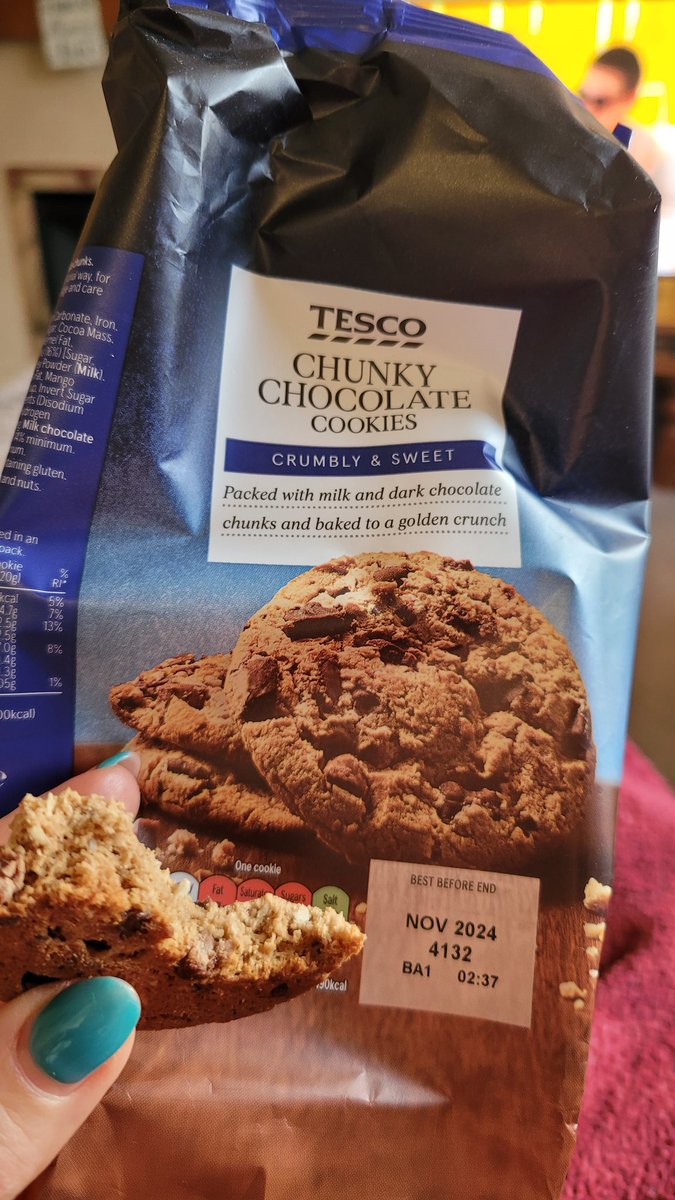 mary_bisc's tweet photo. Not sure we have the same definition of #crunchy @Tesco These cookies are almost like cakes they're so soft! Bought today and the pack wasn't damaged in any way, so maybe rethink your descriptions! #biscuitlover https://t.co/UfX46AXpGC