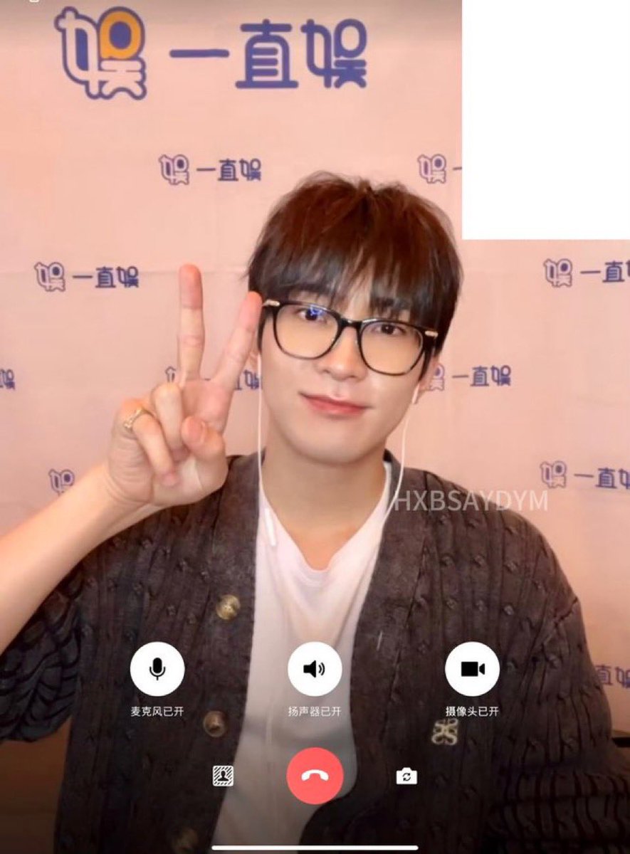 📌240615 이즈위
브이하는 것구 너무 귀여워 똘망똘망한 눈이 죠아😚
#원우 #WONWOO #Seventeen #세븐틴