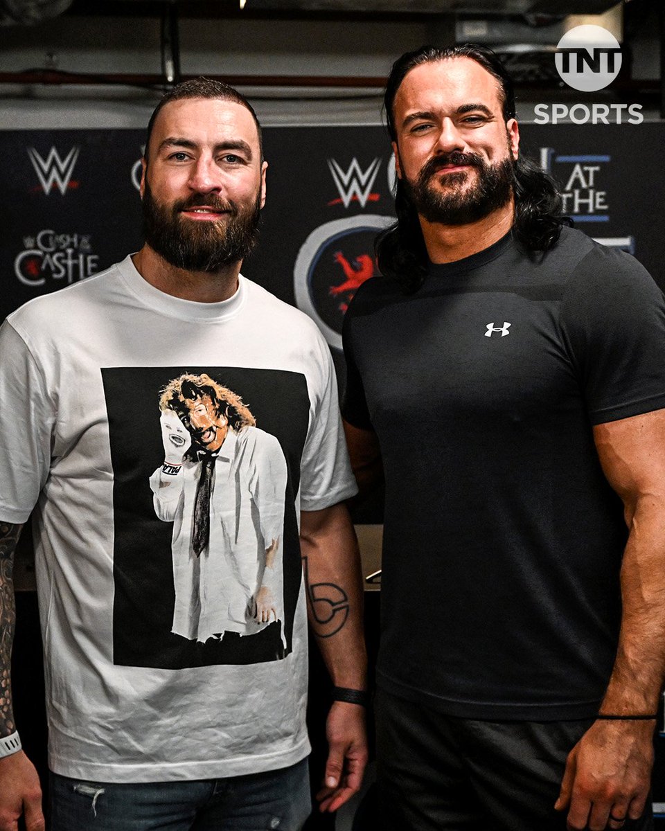 The UFC’s <a href="/PaulCraig/">Paul Craig</a> is here to support <a href="/DMcIntyreWWE/">Drew</a> 🏴󠁧󠁢󠁳󠁣󠁴󠁿 🤝

#WWECastle | TNT Sports Box Office