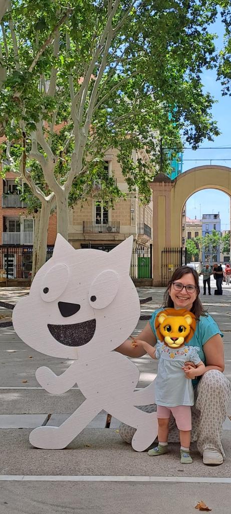 <a href="/scratchcatala/">ScratchEd Meetup BCN</a> <a href="/andrestweetter/">Andres Garcia</a> <a href="/eulaliacanet/">Eulalia</a> <a href="/JosepLoar/">Josep López Arenas</a> <a href="/scratch/">Scratch Team</a> <a href="/SusannaTuset/">Susanna Tuset</a> <a href="/ToniMorenoRey/">ToniMorenoRey</a> @Puntmultimedia <a href="/Robotica_rocio/">Rocio</a> <a href="/binomi11/">[binomi]ⁿ</a> 💚☺️