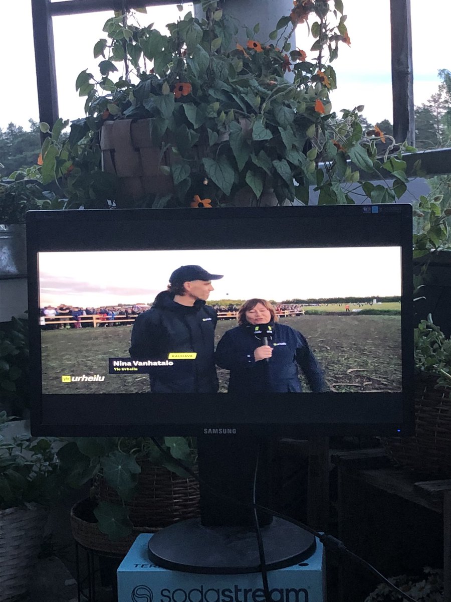 #jukolanviesti kisastudio valmis yötä vastaanottamaan. #ihanparasta