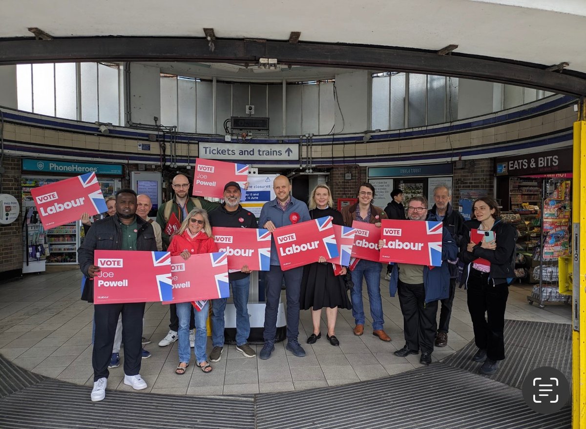 KensingtonCLP's tweet photo. Our great Kensington & Bayswater team with @josephpowell was out today braving the rain in Earls Court, Abingdon & Courtfield, engaging and listening to voters. The support received is awesome. #VoteJoePowell
#VoteLabour on 4 July https://t.co/H8q8L1QP8R