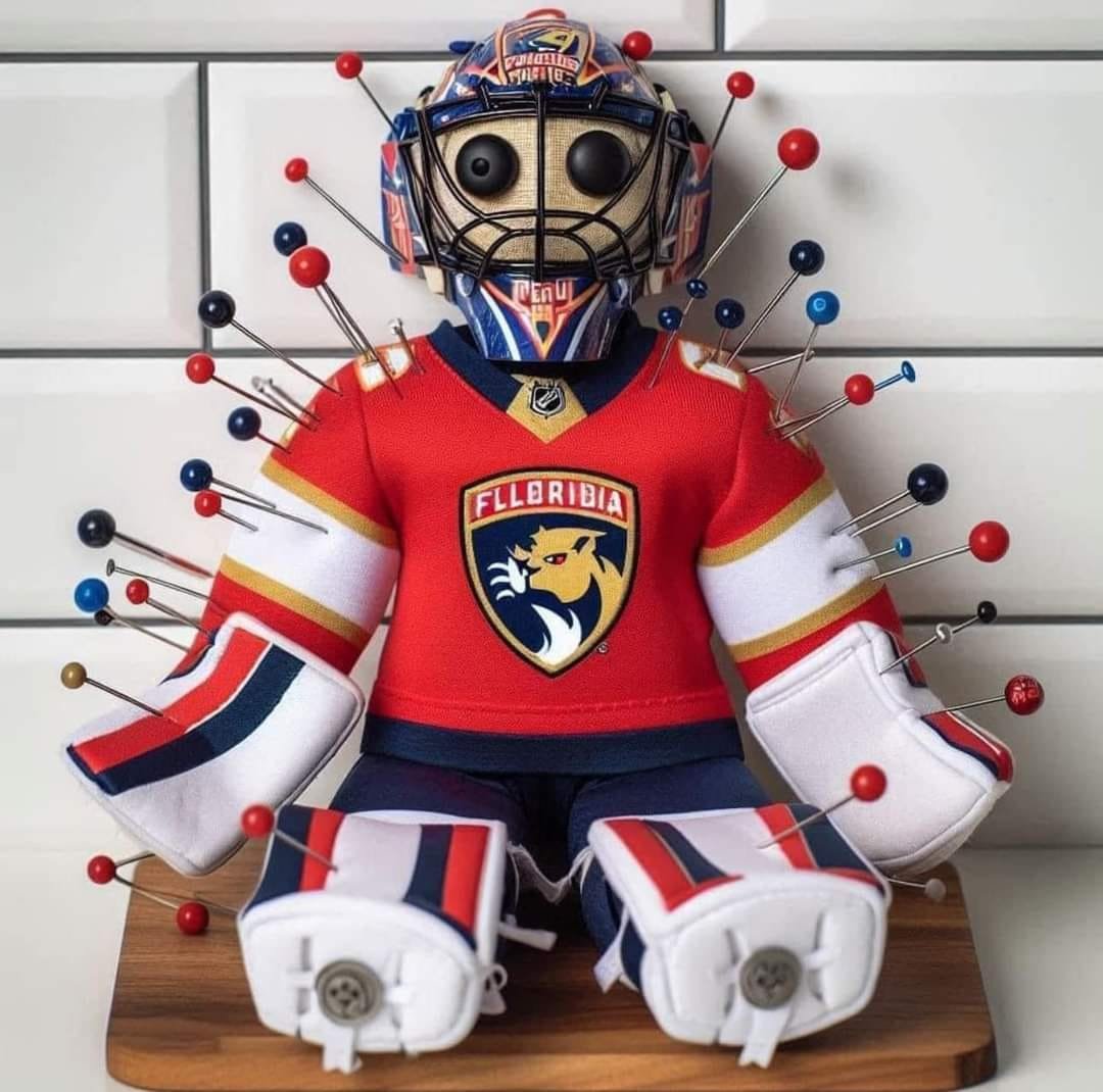 Shaybear98's tweet image. I am about to stoop to a whole new level here...🤣😜
#LetsgoOilers #allinfun #damngoalie