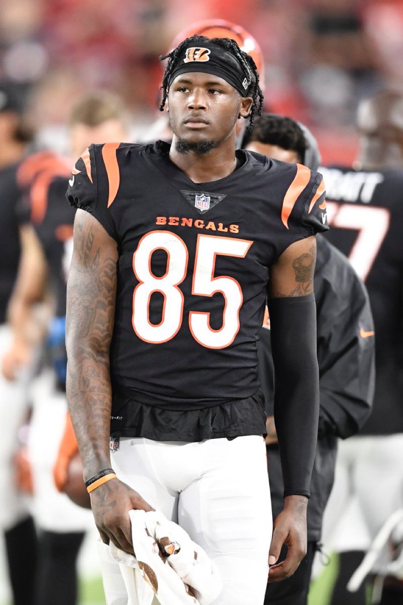 Bengals wide receiver Tee Higgins is signing his franchise tender today, per source.