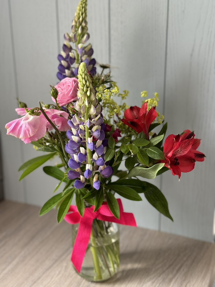 Pretty flowers on a rainy day 🌸💕thank you Bee Croft Blooms