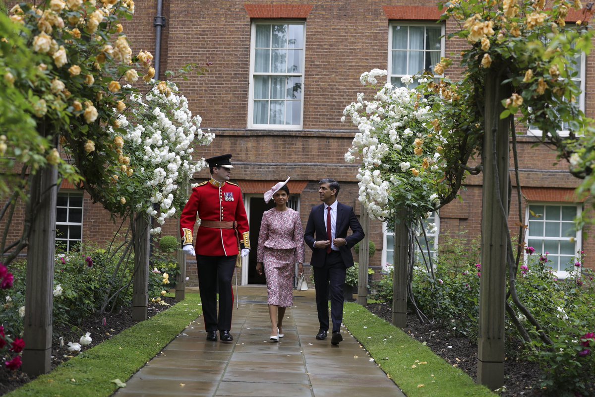 Rishi Sunak tweet media