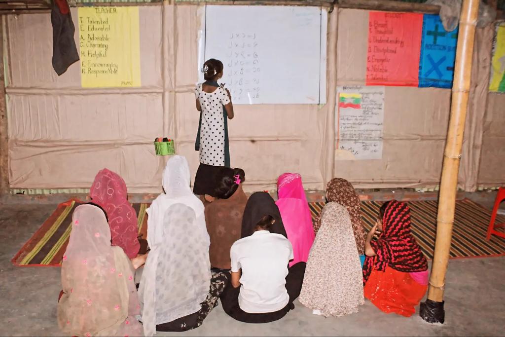 Bappyphotograph's tweet photo. Education equips individuals with the knowledge, skills, and abilities necessary to contribute effectively to society.
#RohingyaRefugeecamps
#rohingyaphotography
#rohingyachildren
#education
#studentlife
#withsister
@bappyphotographer31 https://t.co/2aKKVq2kwR