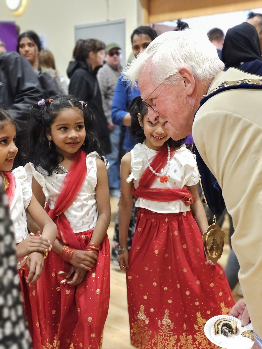 Mrs R Hooke 🇺🇦 (@misshooke) on Twitter photo Weston-Super-Mayor #JohnCrockfordHawley spent time with our lovely dancers at Broadoak Academy's Festival of Culture 2024. #ourcommunityourculture #westonsupermare #bethechange <a href="/Cabotfederation/">Cabot Federation</a> 🙌🏼 Weston-Super-Mayor #JohnCrockfordHawley spent time with our lovely dancers at Broadoak Academy's Festival of Culture 2024. #ourcommunityourculture #westonsupermare #bethechange <a href="/Cabotfederation/">Cabot Federation</a> 🙌🏼