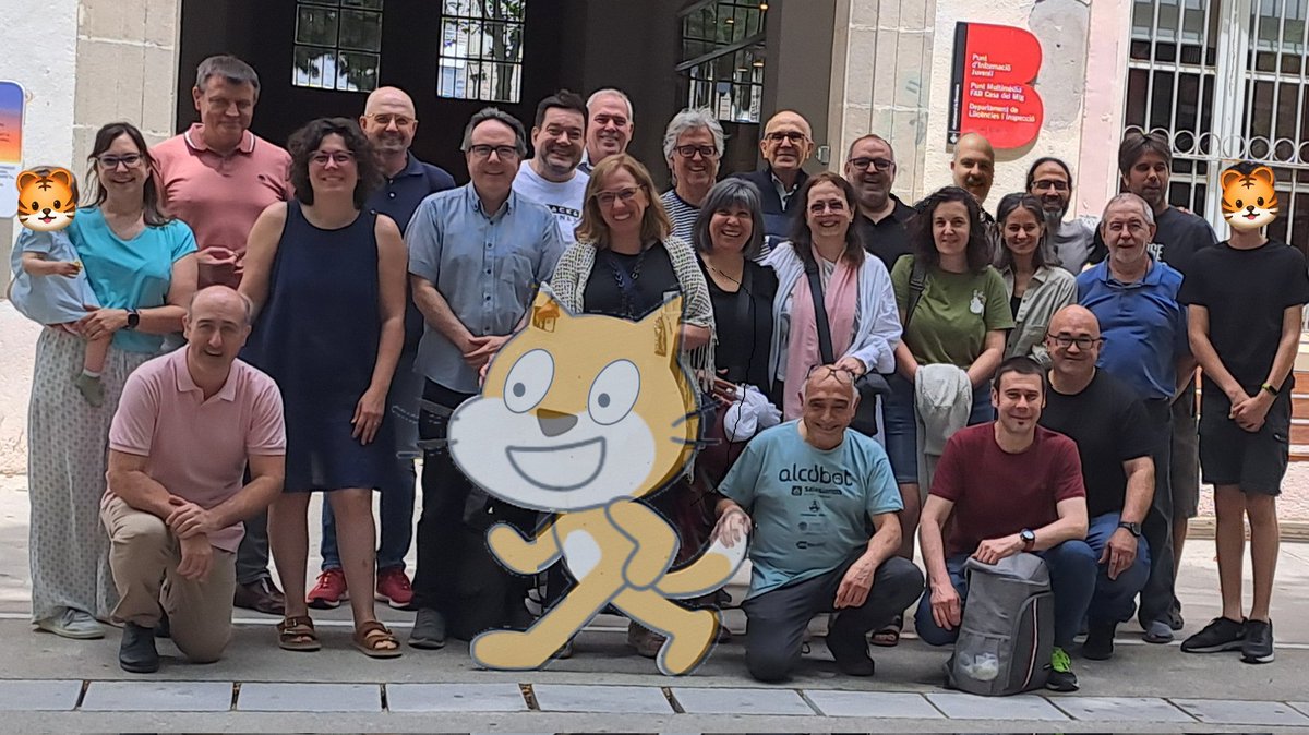 <a href="/scratchcatala/">ScratchEd Meetup BCN</a> <a href="/eulaliacanet/">Eulalia</a> <a href="/JosepLoar/">Josep López Arenas</a> <a href="/scratch/">Scratch Team</a> <a href="/SusannaTuset/">Susanna Tuset</a> <a href="/ToniMorenoRey/">ToniMorenoRey</a> @Puntmultimedia <a href="/Robotica_rocio/">Rocio</a> <a href="/binomi11/">[binomi]ⁿ</a> @sther3 Gràcies per venir a tots! El vermut de Reus ha posat la guinda! Gràcies <a href="/FabRIC2021/">FabRIC</a>, @Puntmultimedia i <a href="/oreoxou/">Oreo</a>  Bon estiu a tothom i totdon! Reposo la foto amb un parell de retocs...una mica de color per l'#scratch i afegeixo al <a href="/marc_gudel/">Marc Gudel</a> que ha sortit com CPU overclocked...