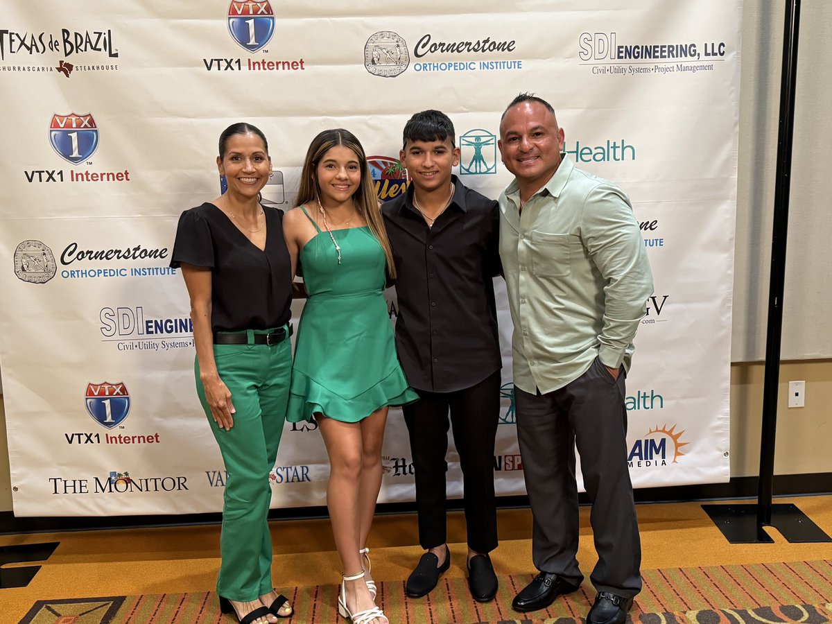 Congratulations to student athletes Nathan Cano and Diego Piña for being honored as nominees at the Valley Sports Awards!

Graduate Diego Piña: Sub-6A Athlete of the Year 
Freshman Nathan Cano: Swimmer of the Year