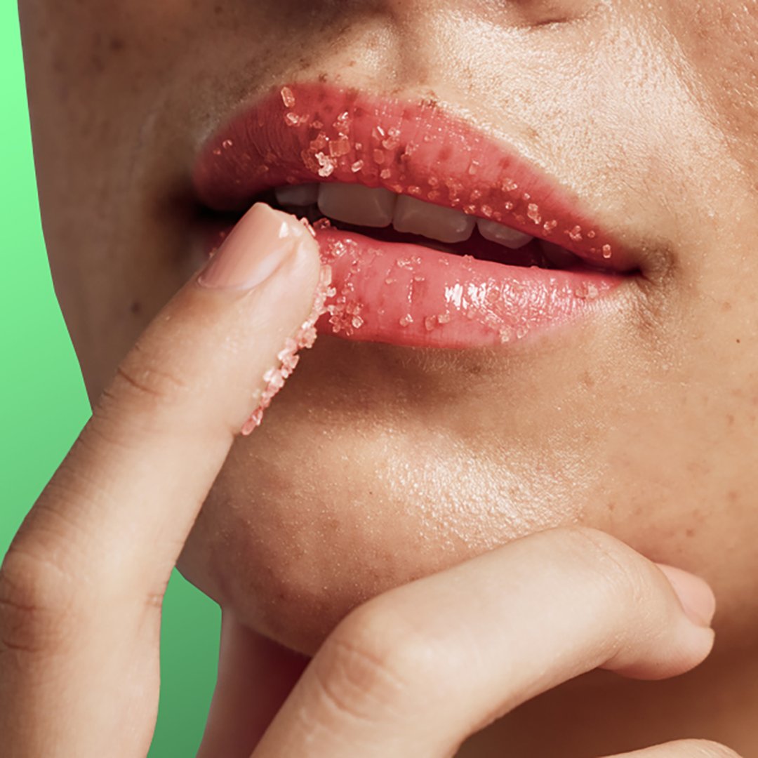 shopmissa's tweet image. Treat your lips with this Sweet Duo! 💖

Sugar Lip Scrub
🍉 Made with real sugar
🍉 Gently exfoliates + removes chapped skin
🍉 Watermelon flavor

Jelly Lip Mask
💧 Soothes + moisturizes
💧 Infused with Shea Butter
💧 Reveals smoother, softer lips

#LipCare #SmoothLips #a2oLab