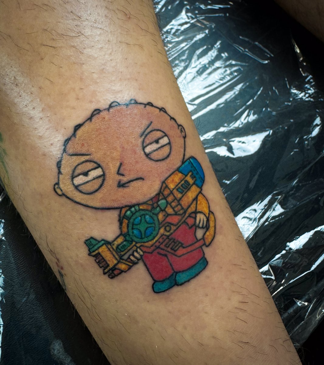 Stewie is also ready for #SpaceCatch fight with the 𝘄𝗮𝘁𝗲𝗿 𝗴𝘂𝗻 🔫 
... some #Catchers just know how to stay prepared!

Guys, anyone else got SpaceCatch #tattoo? 🤔😁 Come on, show it off!
#Community #Fans #Gaming #Crypto