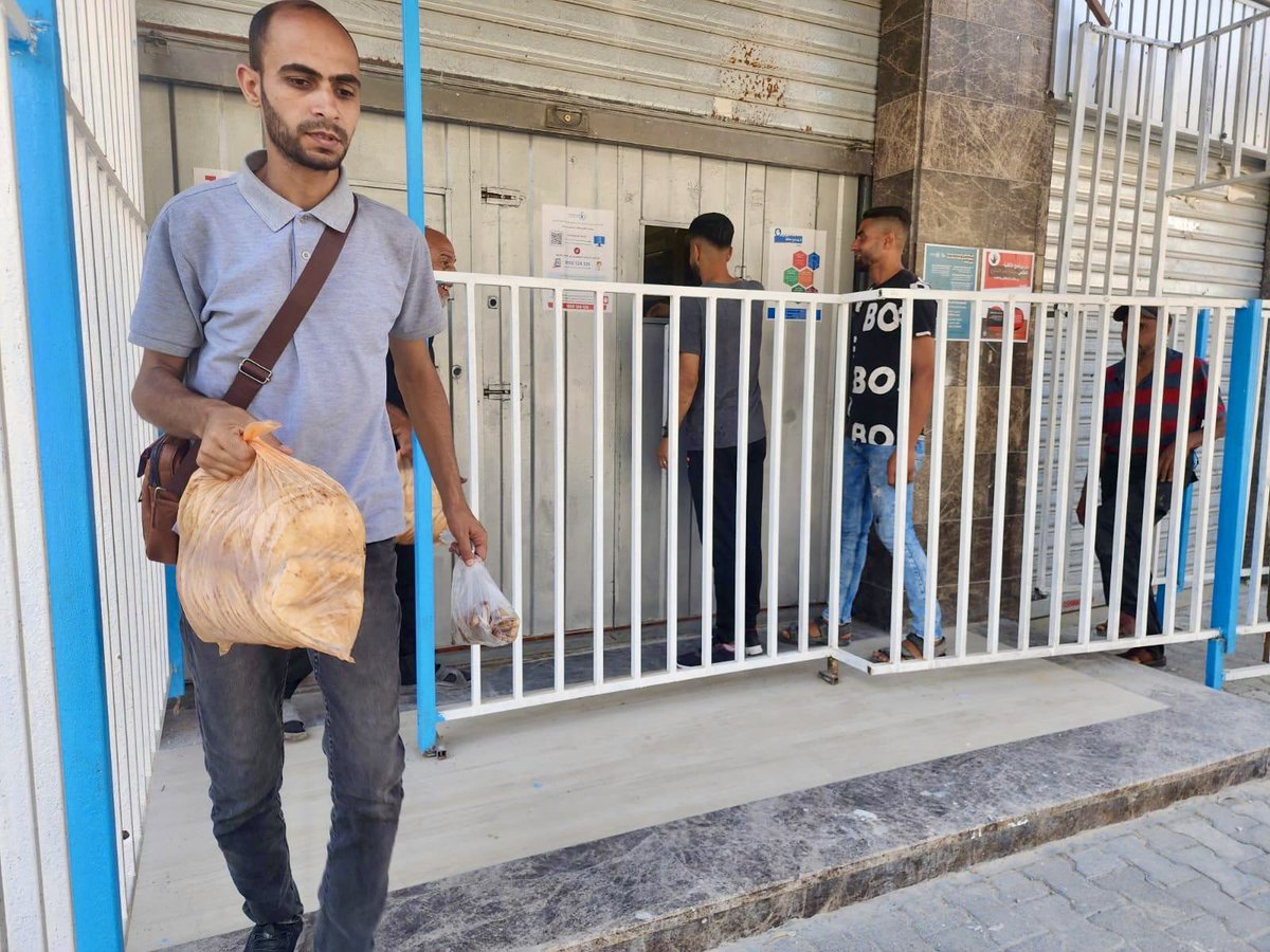 Bread is a staple which was absent for over 7 months in north #Gaza during the war due to a severe lack of wheat flour &amp; other ingredients.
 
This week, <a href="/WFP/">World Food Programme</a> is supporting Alshalfouh bakery to operate again, making bread available for thousands of people in #Jabalia.