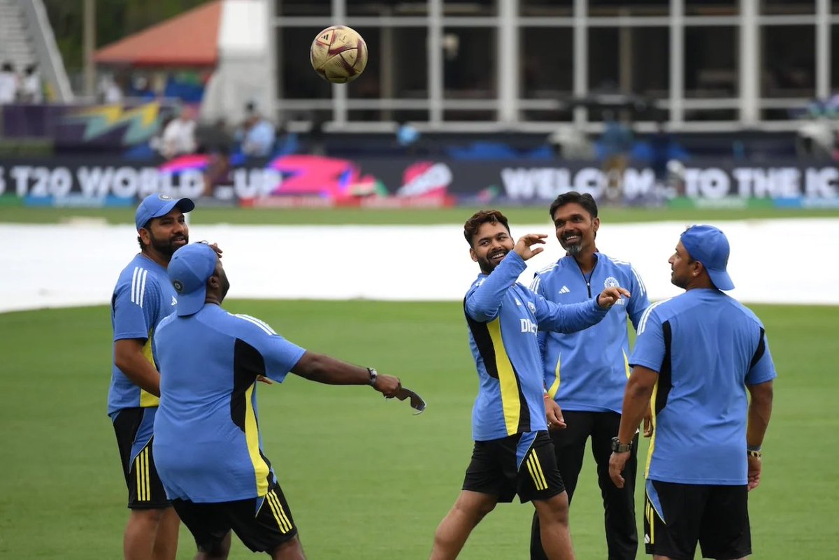 gujarat_titans's tweet photo. S̶p̶o̶i̶l̶ sport ✅

#AavaDe | #T20WorldCup | #CANvIND
[📸 ESPNCricinfo] https://t.co/X6jWkEPopi