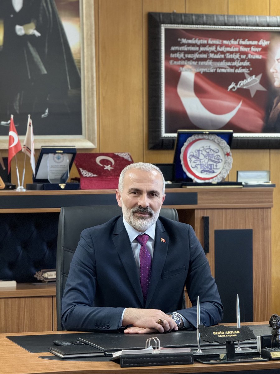 Tüm İslâm Aleminin Kurban Bayramını tebrik eder Ülkemize  huzur, sağlık,bereket getirmesini ve hayırlara vesile olmasını temenni ederim.