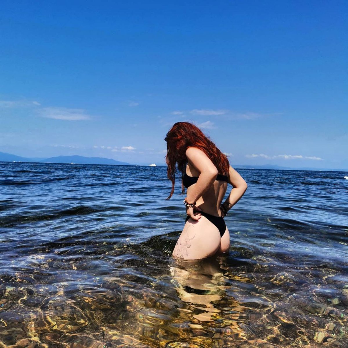 Vilu_Vidish's tweet photo. I'm good #iamgood #vilu #viluvidish #redheadgirl #redhaired #girlonthebeach #beachgirl #seagirl #girlinthesea #bodacious #smallwaist #goodwaist #beautifulfigure https://t.co/v2TOf8vVEt