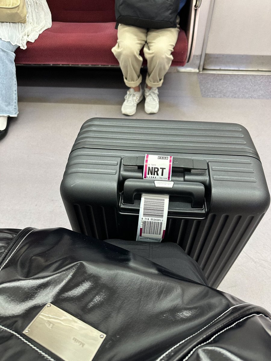 zi_zziii's tweet photo. ✈️ TOKYO

3박 4일 혼자 여행 타래 https://t.co/953yywzoFq