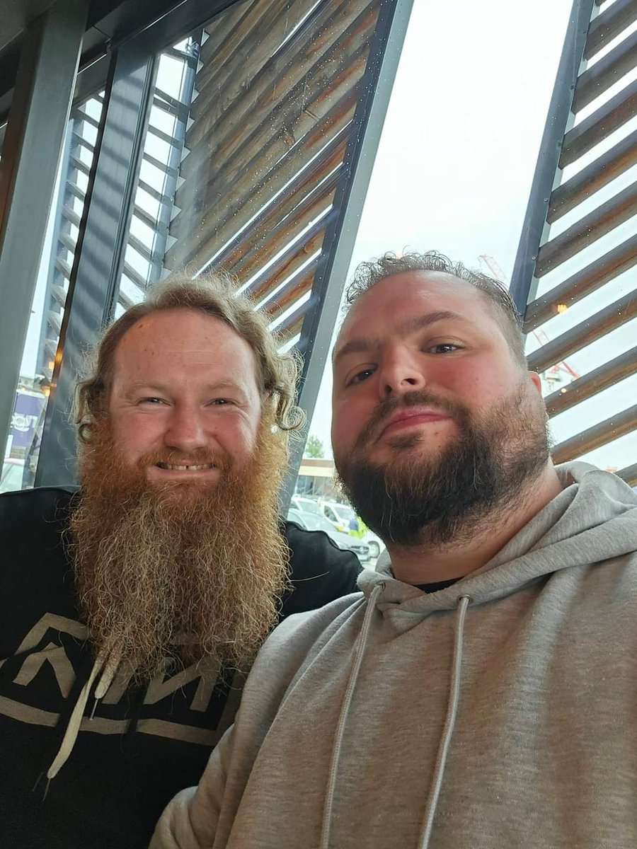 Finally met this legend 🤘🤘 <a href="/MagicalCraigEnt/">Craig does it well</a>
