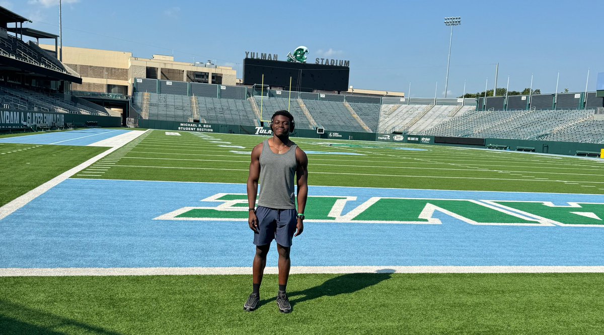 DKirkendoll0's tweet photo. Had a great visit at @GreenWaveFB #UptownFootball #RollGreenWave ! https://t.co/wFO1KRXM94