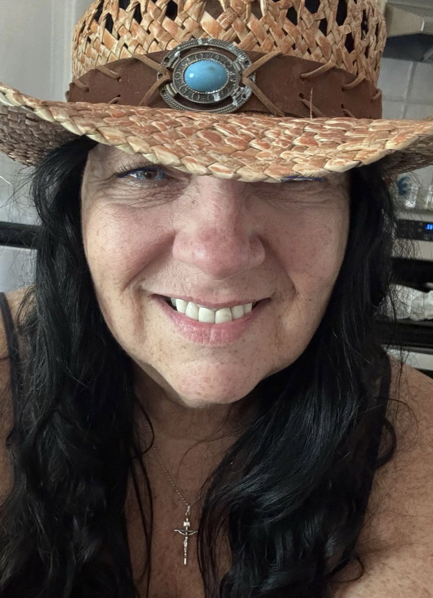 Oopsie! Anywho, idk what to do. Lemme see what ⁦<a href="/DRUNKVIRG0/">luvrgirl🫀🪩🎀</a>⁩ is doin….