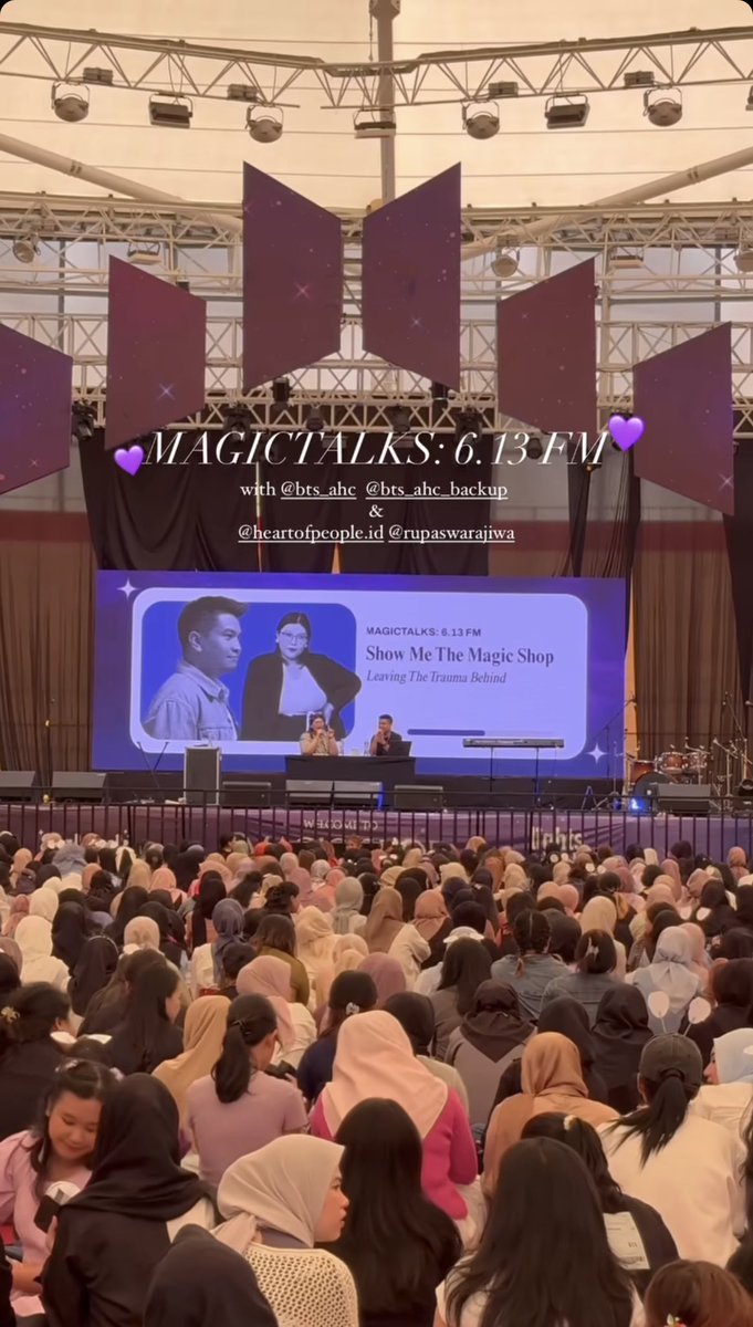 BTS_AHC_IDN's tweet photo. The magic happens into the magic shop 💜

Thank you ARMY dan tim @BakbakEnt atas kesempatannya utk kami kembali sharing di LFS 3.0 it was so magical apalagi momen dimana kita lagi ngobrolin ttg manifestasi dan hadiah foto 0t7 terwujud!

#LightforSoul #MagicShop #BTS_AHC_IDN https://t.co/n5cgsQ6gC2