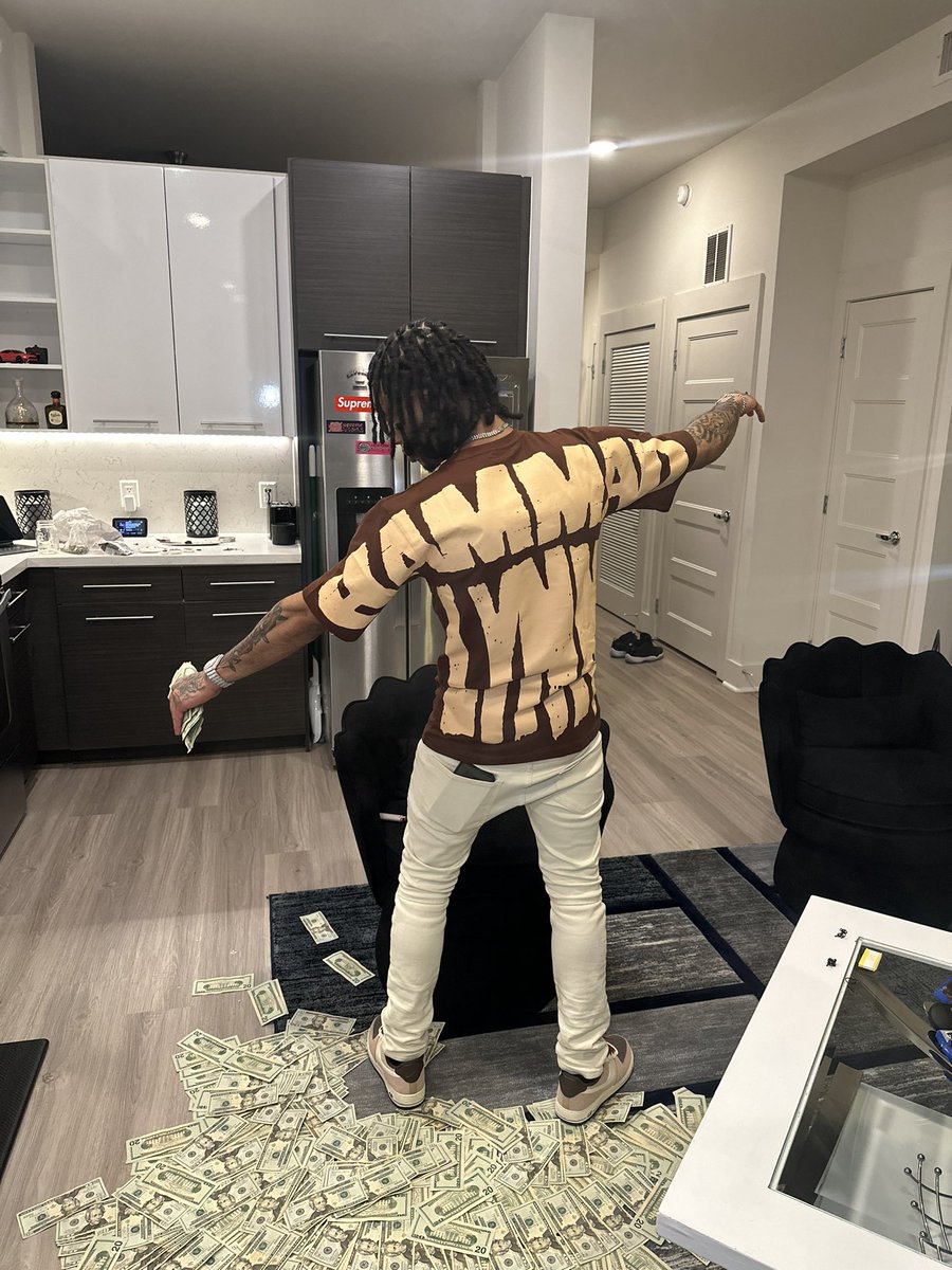 Turooo__'s tweet photo. GTA Livin really havin all the cheat codes 🏦🏦🏦 https://t.co/VfInRPP4lp