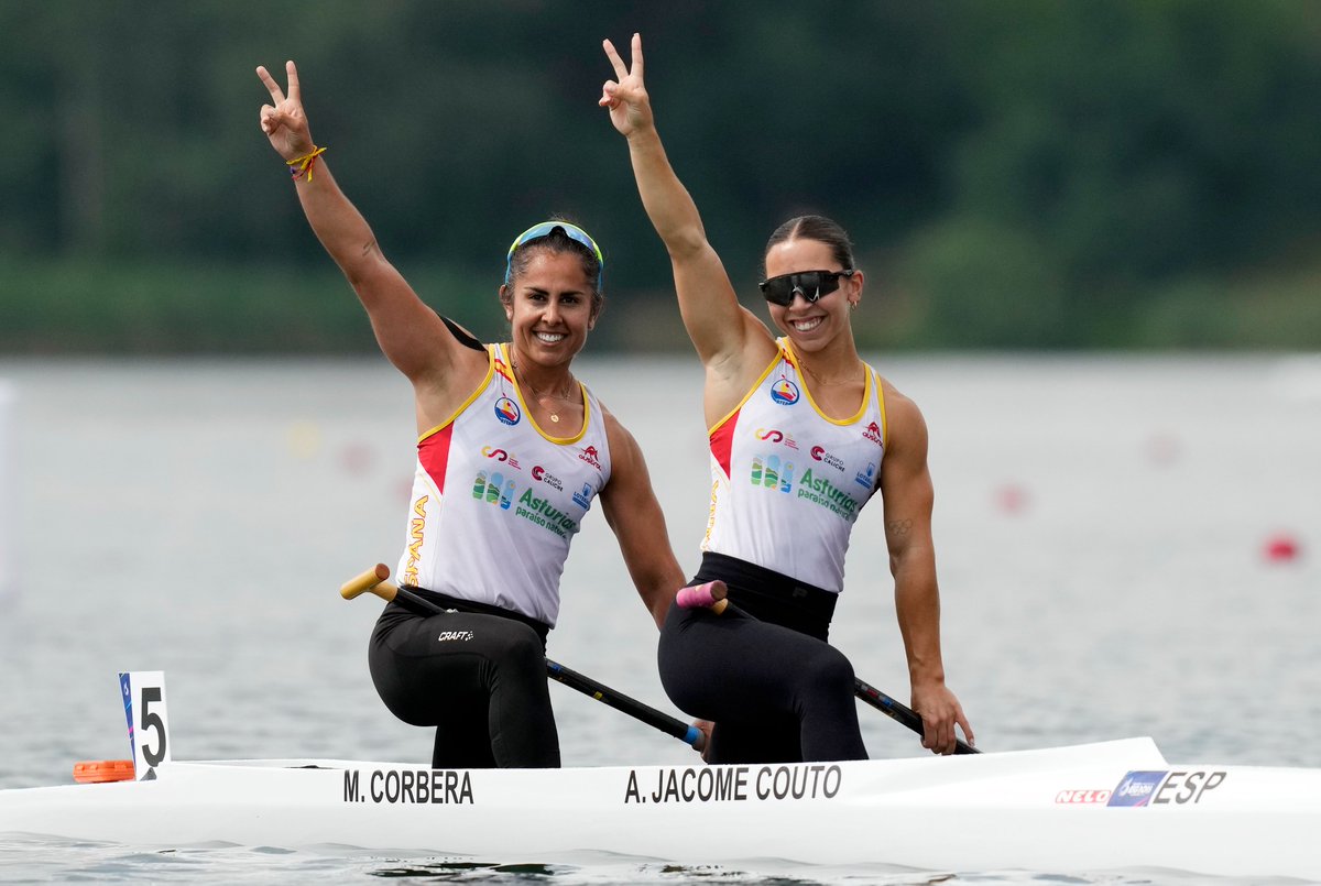 𝐂𝐀𝐌𝐏𝐄𝐎𝐍𝐀𝐒 𝐃𝐄 𝐄𝐔𝐑𝐎𝐏𝐀 ✨

🥇 <a href="/antiajacc/">Antía Jácome Couto, OLY</a> y <a href="/mariacorbera/">maria</a> han conseguido la medalla de oro en la modalidad C2 200m en el Europeo celebrado en Szeged. 

🫶 ¡Enhorabuena, <a href="/RFEPiraguismo/">PiragüismoEspaña</a>!