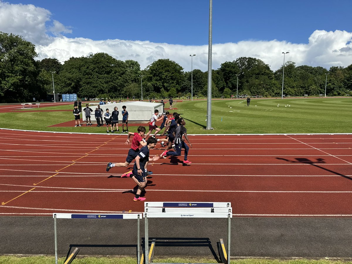 ShrewsSAthletic's tweet photo. 🏃‍♀️🏅 After a busy &amp; tiring outdoor week, our 3rd and 4th form dug deep to put out a gritty performance on the track at Birmingham Uni. Our girls' team finished 2nd &amp; our boys finished 3rd! https://t.co/WTRvKVA4Bw