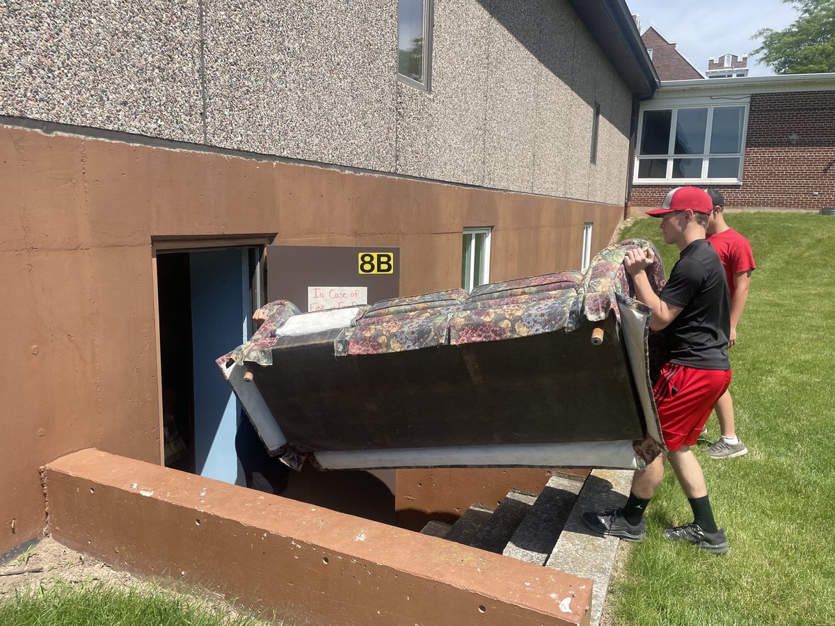 RHulse11's tweet image. Captains project #4 underway! Lancers will have great leadership this season! #FAMILY #1stLord2ndTeam